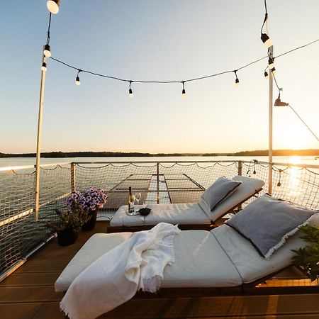 Domek Na Wodzie - Houseboat -Sauna, Taras Na Dachu, Dwie Sypialnie Mikołajki Extérieur photo