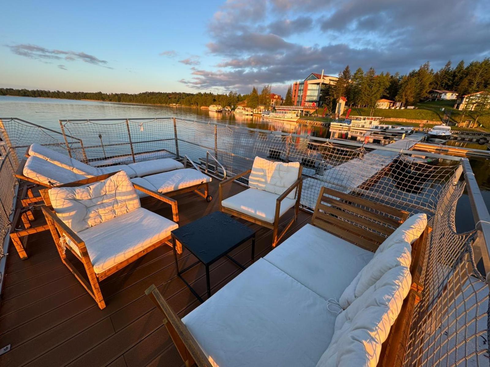 Domek Na Wodzie - Houseboat -Sauna, Taras Na Dachu, Dwie Sypialnie Mikołajki Extérieur photo